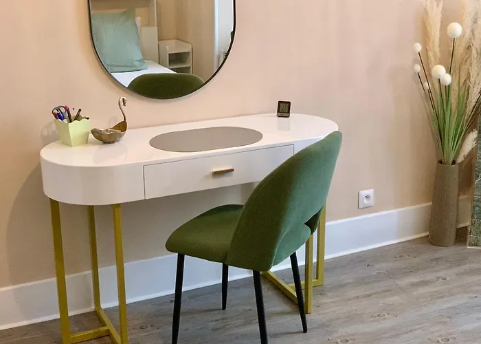 Pyrene Holidays - Heracles - Locations Cure Thermale Et Voyage A De Bigorre アパート バニエール・ド・ビゴール